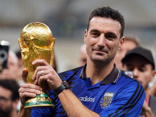  Los saludos del mundo del fútbol a Scaloni por su cumpleaños
 