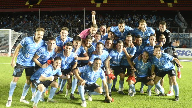  Atlético Tucumán y un pésimo momento: Estudiantes (RC) lo eliminó de la Copa Argentina
 