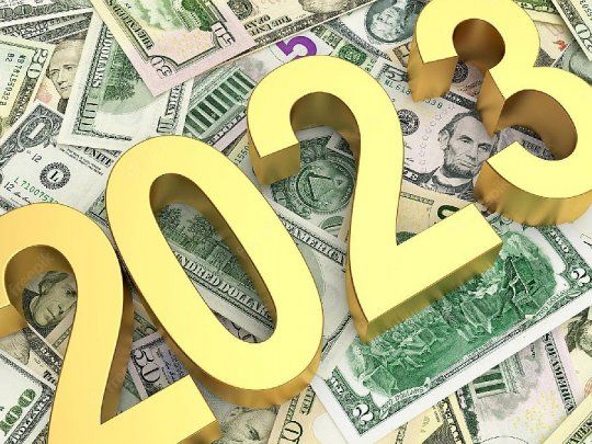  Dólar e inflación: que se espera para la economía en 2023, según 40 gurúes 
 