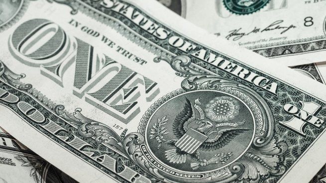  El súper dólar salta a máximos de 6 semanas ante el riesgo de default de EEUU
 