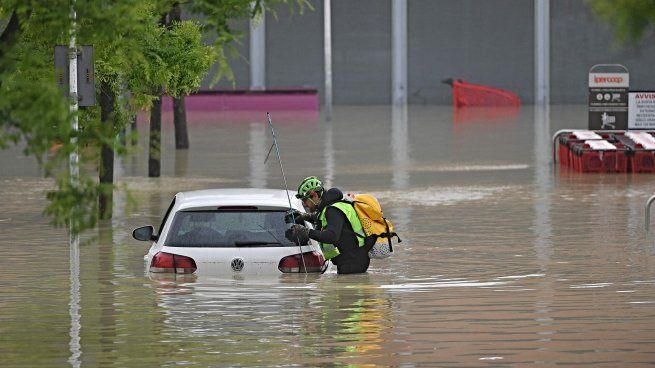  Las fuertes inundaciones en Italia dejaron un saldo de 8 muertos
 