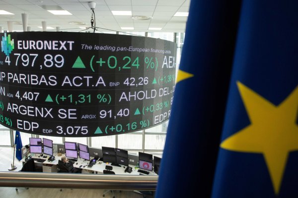 Bolsas suben por optimismo sobre un posible acuerdo en deuda federal en Washington