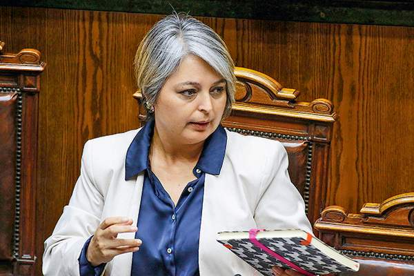 Reforma previsional: Ministra Jara hace llamado a la CUT y a la CPC para alcanzar acuerdo tripartito