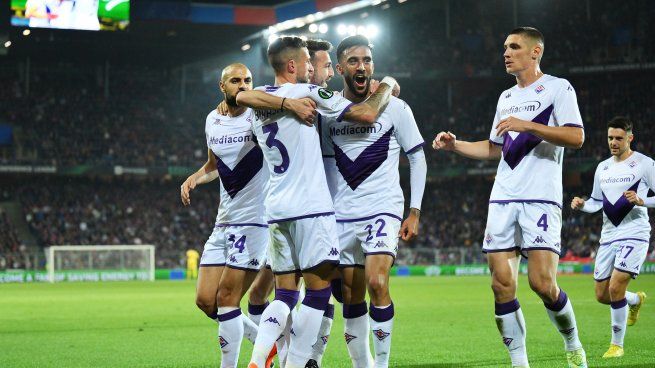  Nicolás González salió al rescate de Fiorentina con dos goles que lo metieron en la final
 