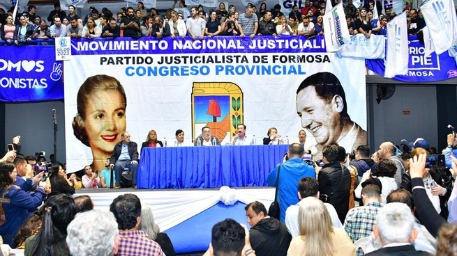  En medio de puja en Corte, lanzan candidatura de Insfrán a octavo mandato consecutivo
 