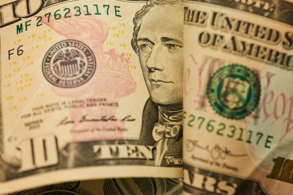 Dólar abre al alza sobre $800 previo a la reanudación del diálogo político en Washington