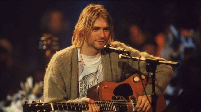  Subastaron por u$s 600 mil una guitarra destruida por Kurt Cobain 
 