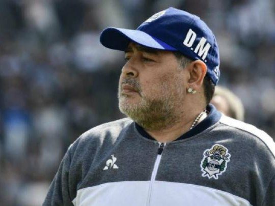  Repudiable: hackearon la cuenta oficial de Facebook de Maradona
 