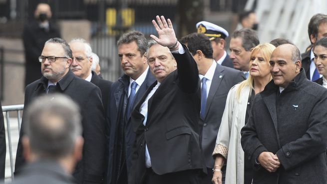  Alberto Fernández participa de su último Tedeum como presidente
 