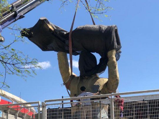  La inauguración de la estatua de Gallardo se postergó: para cuándo y por qué
 