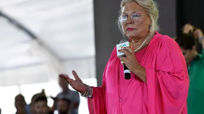  Elisa Carrió no se baja: ratificó su candidatura a presidente
 