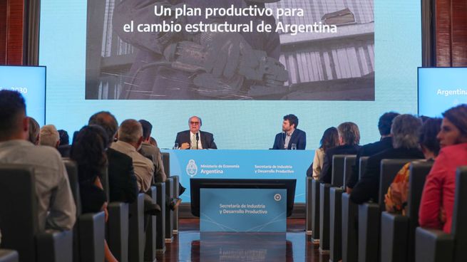  Lanzan plan para exportar u$s180.000 millones y buscarán consenso con JxC
 