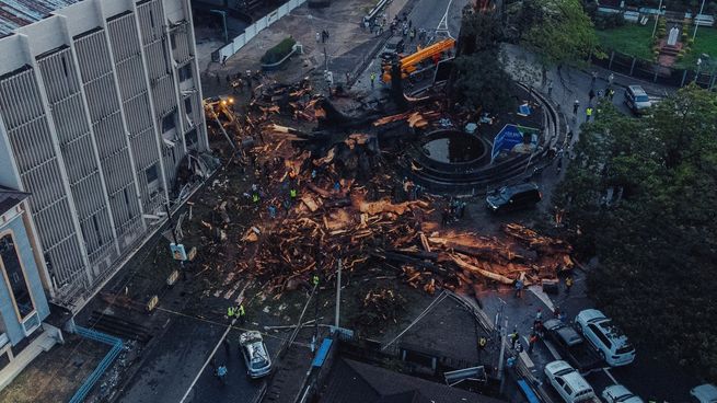  Una fuerte tormenta destrozó uno de los árboles más emblemático del mundo
 