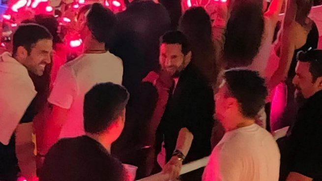  Lionel Messi abandonó los festejos de PSG para ir a ver Coldplay a Barcelona
 