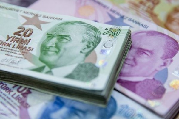 La lira turca se aproxima a mínimos después de que Erdogan gana otros cinco años en el poder