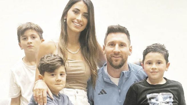  En España aseguran que Lionel Messi preinscribió a sus hijos en un colegio de Barcelona
 