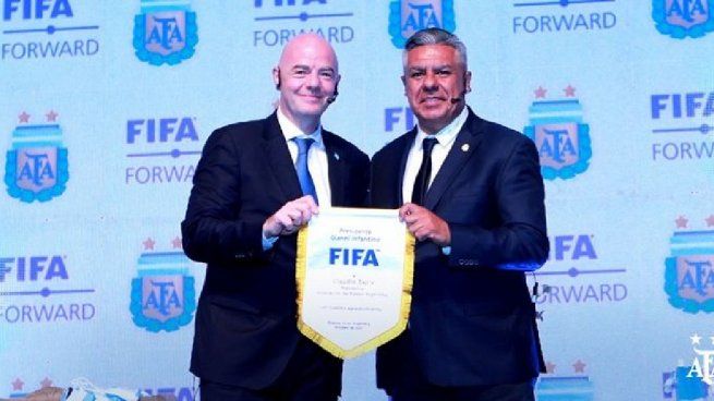  Mundial Sub-20: FIFA le quitó la sede a Indonesia y Argentina gana terreno
 