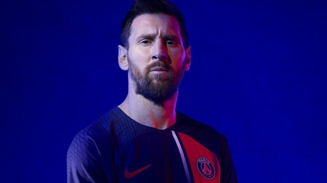  Lionel Messi fue uno de los modelos en la presentación de la nueva camiseta del PSG
 