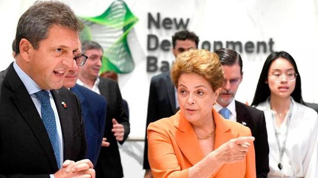  Dilma le confirmó a Massa que el banco de los BRICS tratará incorporación de Argentina
 