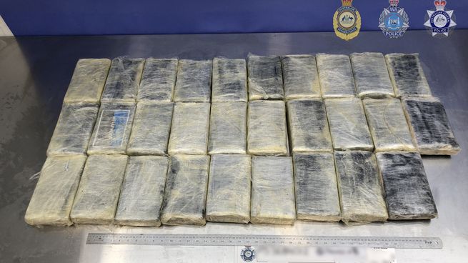  Incautan en Australia 900 kilos de cocaína en un barco que partió desde Rosario
 