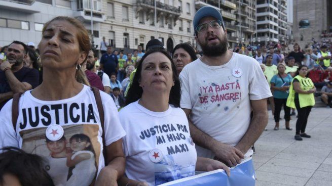  Rosario, contra los narcos: masiva marcha pidió por seguridad
 