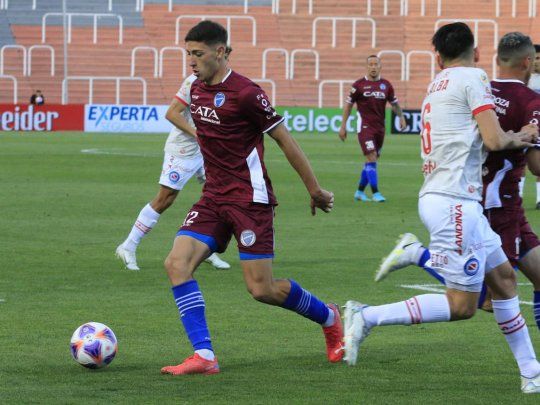  Argentinos Juniors y Godoy Cruz no quieren perder el tren
 