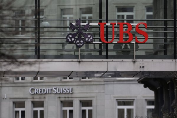 UBS espera completar la adquisición de Credit Suisse el 12 de junio