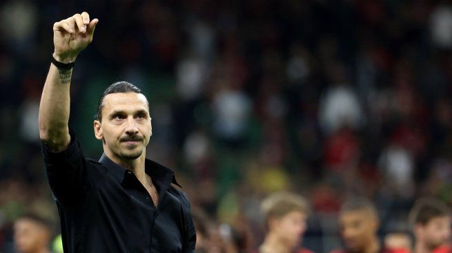  El sueco Zlatan Ibrahimovic se retiró del fútbol en una emotiva despedida
 