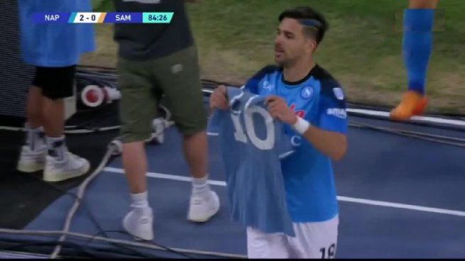  Giovanni Simeone le dedicó un golazo a Maradona en el triunfo de Napoli 
 