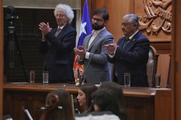 Con la presencia de Boric, el Tricel proclamó a los 50 consejeros que redactarán la nueva Constitución