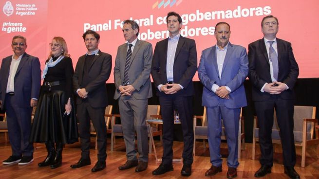  Wado de Pedro, con gobernadores: 