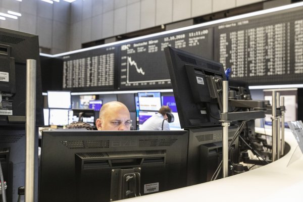 Bolsas europeas caen tras deflación en China y promesas de estímulo económico