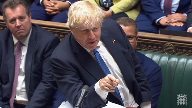  El exprimer ministro británico Boris Johnson renunció a su cargo de diputado
 