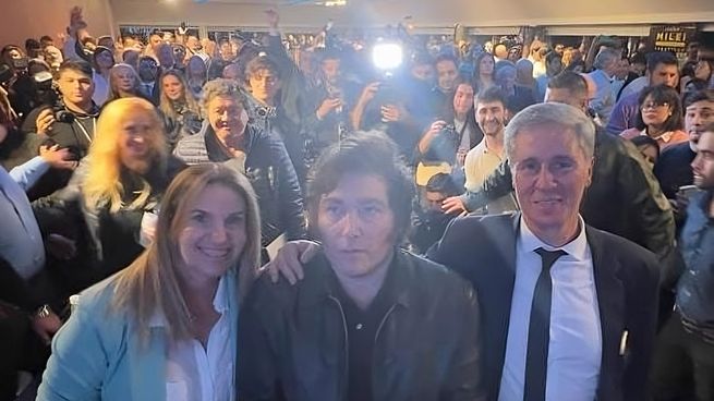  Entre Ríos: Javier Milei eligió a Sebastián Etchevehere como su candidato a gobernador 
 