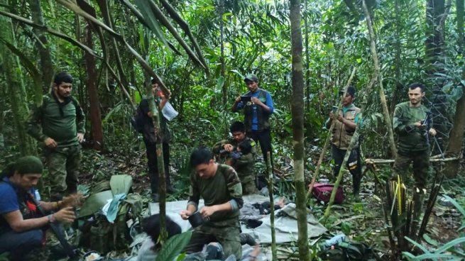  Un general será padrino de la niña rescatada en la selva de Colombia
 