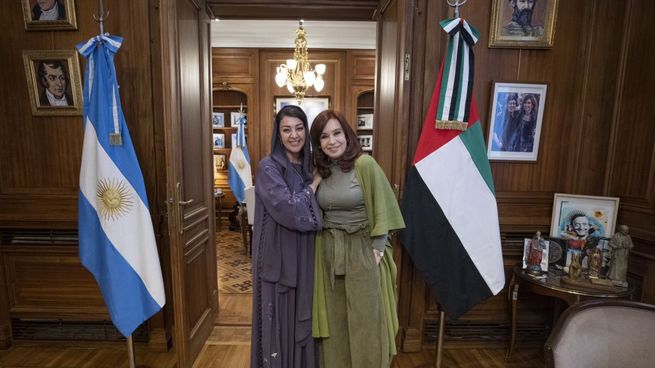  Cristina Kirchner recibió a la ministra de Estado de los Emiratos Árabes Unidos
 