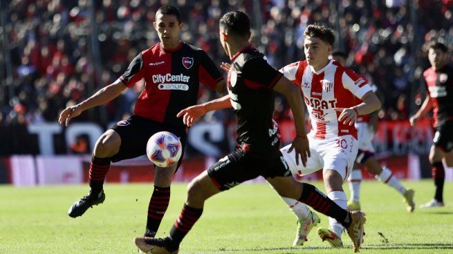  Unión salió del descenso por primera vez en el torneo
 