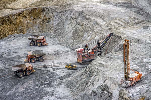 Diagnóstico de ingenieros: inquietud por menor actividad en minería y optimismo por alza en infraestructura