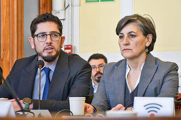 Escala ofensiva contra el Minsal con acusación constitucional y denuncia ante fiscalía