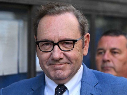  Kevin Spacey aseguró que hay gente esperando para contratarlo si es declarado inocente
 