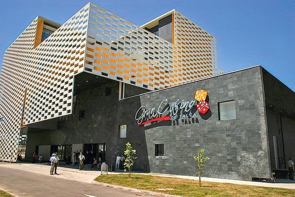 Operador de casino de Talca y Plaza Maule desactivan arbitraje y firman un nuevo contrato a 15 años