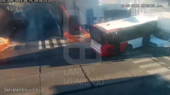  Un colectivero se descompensó y atropelló a nueve personas en Lanús
 