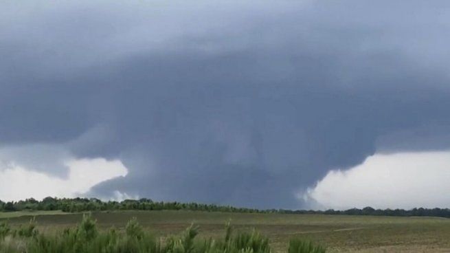  Estados Unidos: un tornado arrasó Texas y dejó tres muertos
 