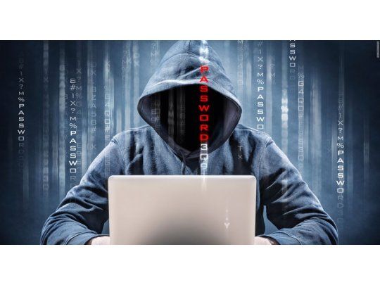  Detuvieron a un estafador por crear una web bancaria falsa para vaciar cuentas por millones
 