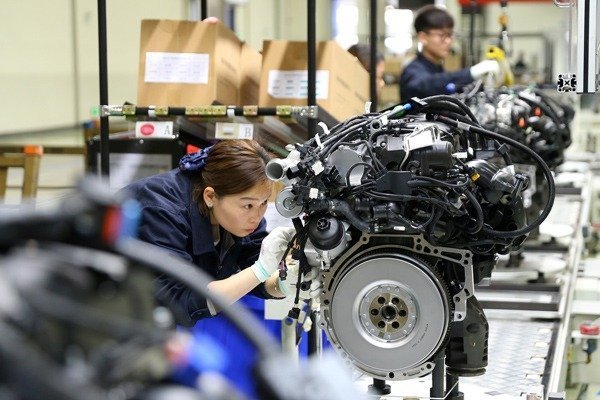 La manufactura china frena en marzo pero supera los pronósticos