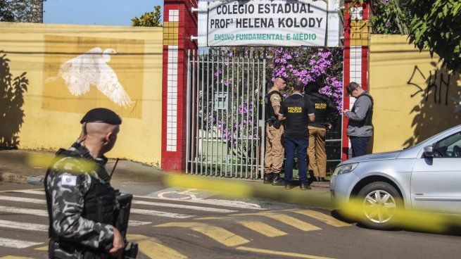  Brasil: exalumno abrió fuego en una escuela y mató a una estudiante
 