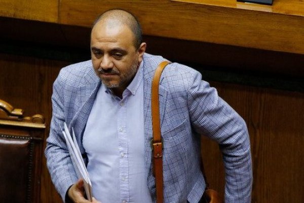 Con sorteo de la comisión comienza su trámite la acusación constitucional contra el ministro de Educación