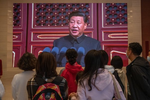 Examen de admisión a universidad en China promueve el culto a la personalidad de Xi Jinping