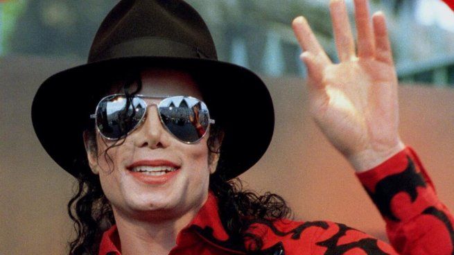  Sale a subasta un clásico sombrero de Michael Jackson 
 