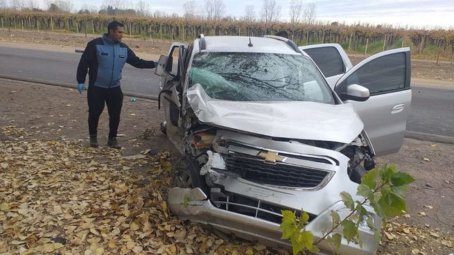  Camioneta se cruzó de carril e impactó a otro vehículo: falleció niño de 10 años
 